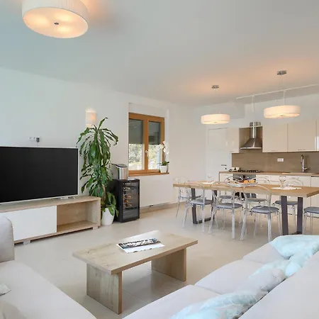 Villa Sail Near Medulin For 10 Persons With 50 M2 Heated Pool, Sea View & Beachfront *