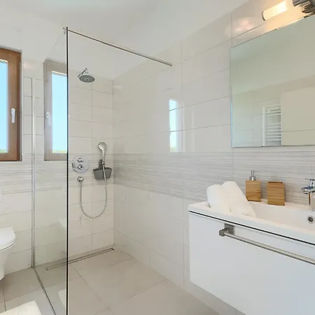 Sail Near Medulin For 10 Persons With 50 M2 Heated Pool, Sea View & Beachfront