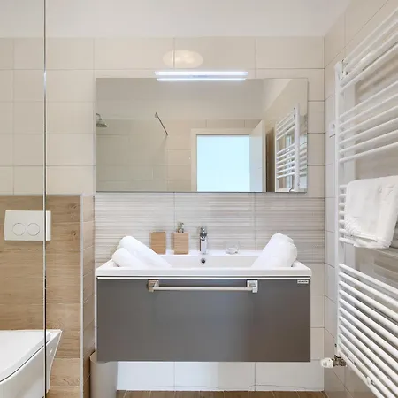 Sail Near Medulin For 10 Persons With 50 M2 Heated Pool, Sea View & Beachfront Pjescana Uvala