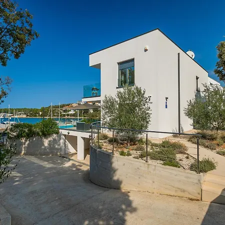Sail Near Medulin For 10 Persons With 50 M2 Heated Pool, Sea View & Beachfront